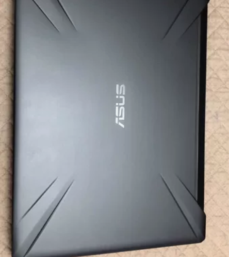 华硕：飞行堡垒6plus 屏幕17.3寸。...