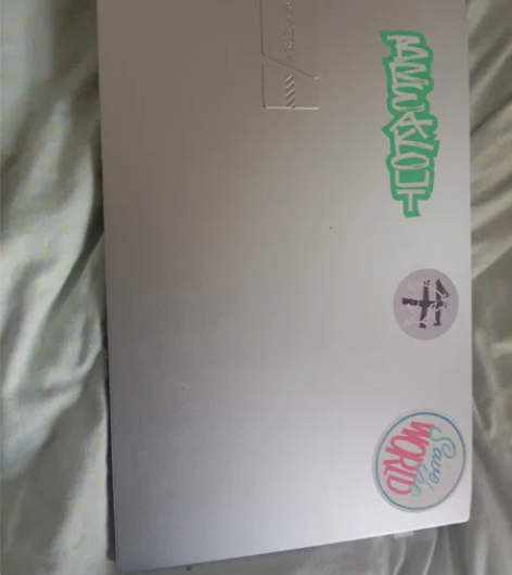 十月份买的华硕无畏Pro15，刚用了三个月...