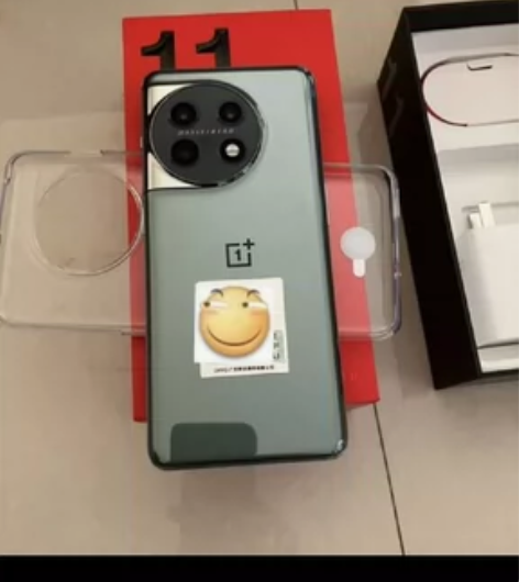 一加11刚拆封已激活7天 感兴趣的话点“我...