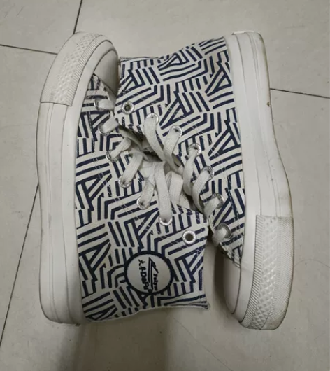 飞跃大孚高帮帆布鞋38码 穿了几次鞋帮脏避...