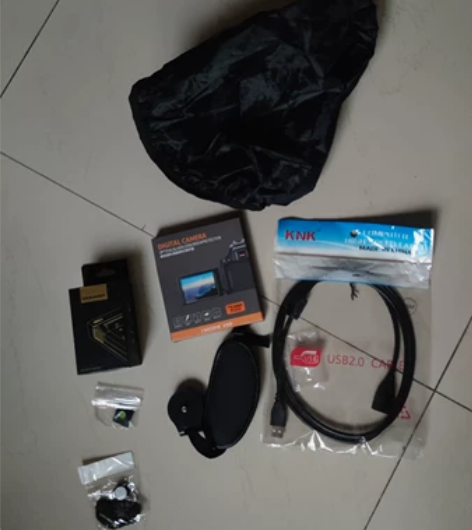 出一些相机配件（全新） 1.佳能相机屏幕保...