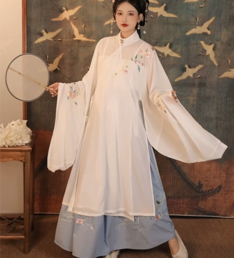 牡丹记汉服全新带吊牌，仅试穿，小娃娃就是三...