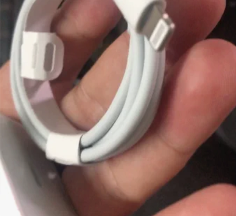 手机店没开了 全新的苹果快充 一套的 苹果...