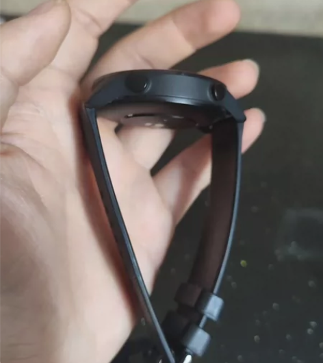 小米手表color运动版，无磕碰，屏幕显示...