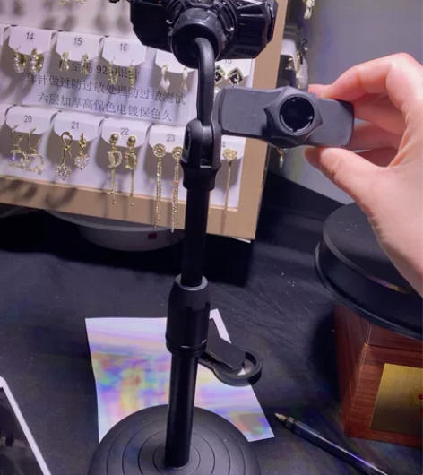 直播散热手机支架，两个头一条充电器！买来直...