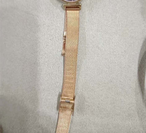 代购正品女士手表 感兴趣的话点“我想要”和...