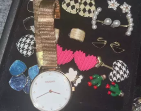 雷诺手表?? 只带了两次 感兴趣的话点“我...