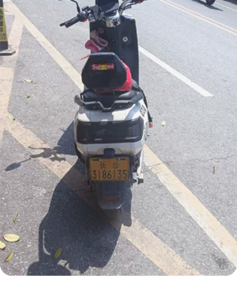 小牛同款电动车！72v32a，，前后双碟刹...