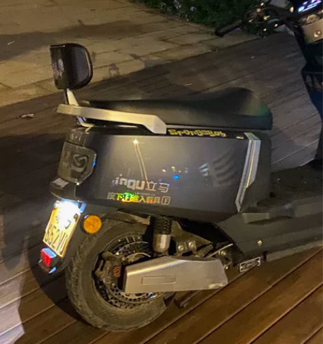 小牛m1电动车，电池是48v42h，续航6...