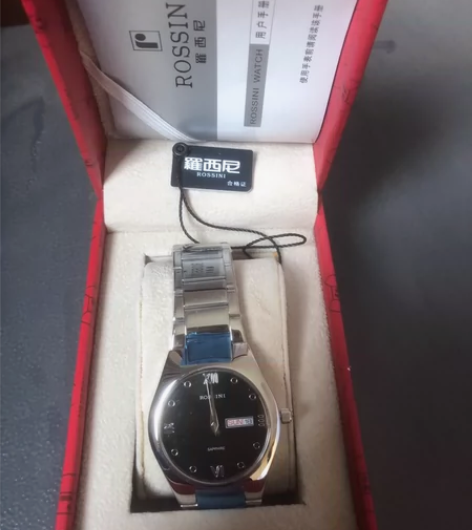 罗西尼石英手表 感兴趣的话点“我想要”和我...