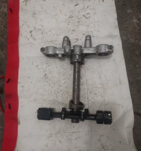 阿普利亚摩托车减震压板，适合直径35mm减...