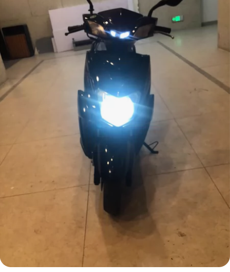 125踏板摩托车,车况很好,发动机安静有力...