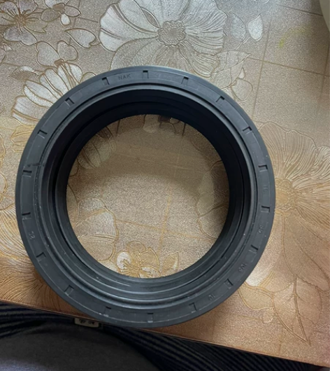 NAK  TC 85 105 10 骨架油...