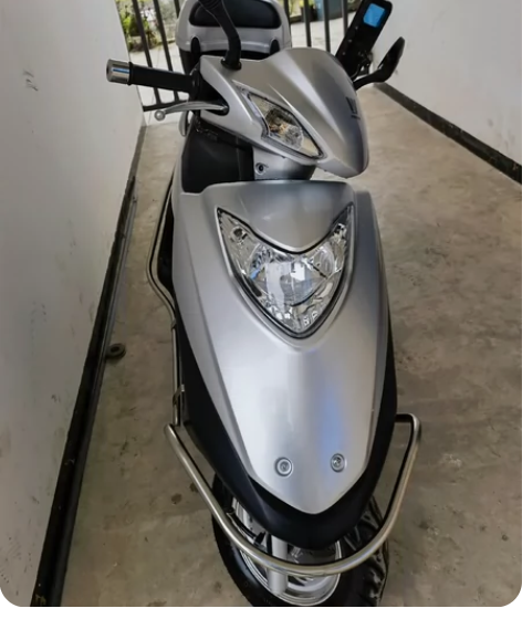 豪爵鹰钻踏板摩托车 感兴趣的话点“我想要”...