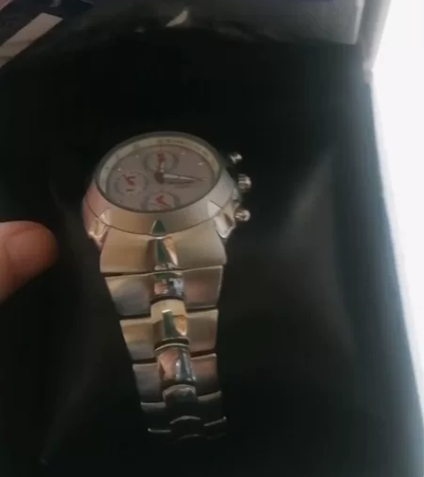 精工石英手表。原装正品。全新，现便宜处理。...