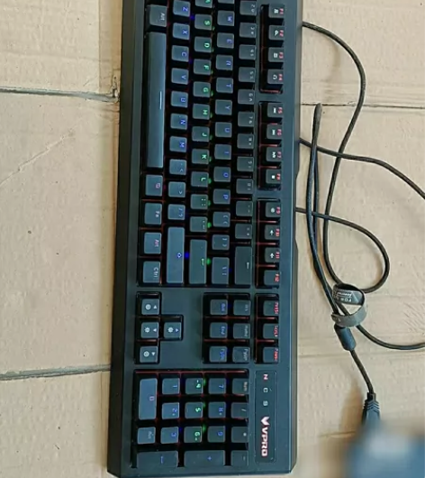 雷柏Ⅴ500l，茶轴，背光灯完好，几乎全新...