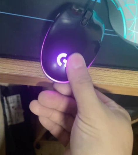 罗技G102。正品罗技游戏鼠标。55包邮。...