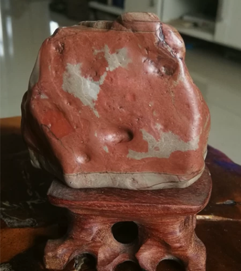 奇石，新疆五彩泥石，一个有画面有故事的奇石...