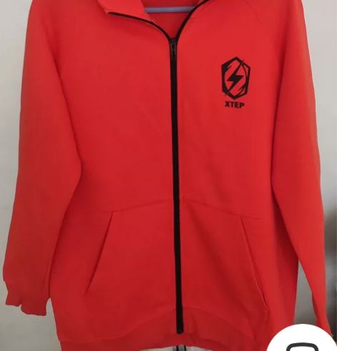 特步kids大童帽衫，150/72，七成新...