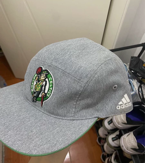 阿迪达斯凯尔特人棒球帽 感兴趣的话点“我想...