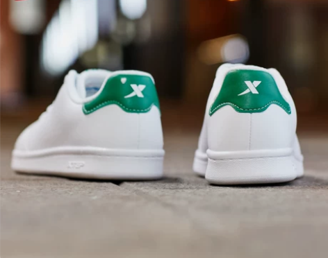 特步板鞋女小白鞋男秋季男鞋女鞋情侣运动鞋官...