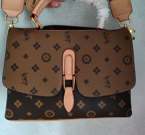 高质量颜值款来了,全新时尚啄木鸟pvc配头...