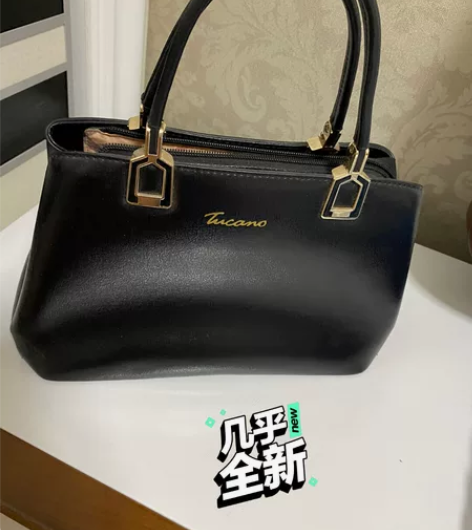 包包，两个100包邮，不议价 感兴趣的话点...