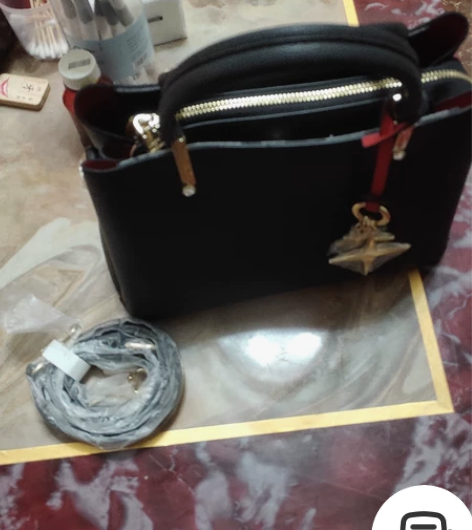 在新都，卖包的店里买，的由于带孩子都是用背...