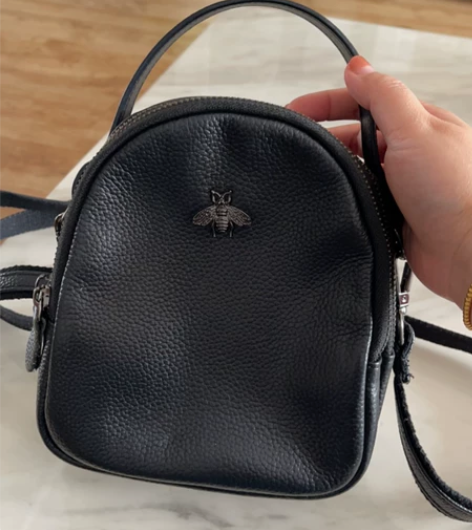 八成新纯牛皮小包，容量超大，轻便好用，皮质...