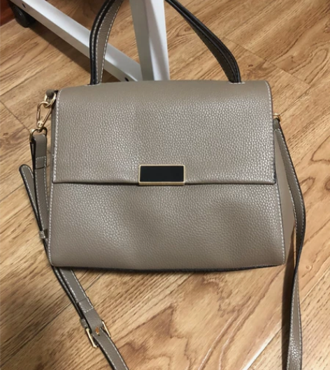 女士包包 感兴趣的话点“我想要”和我私聊吧...