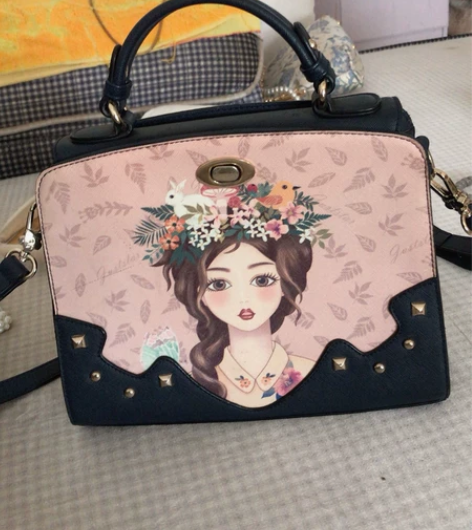 阿特密包包买回来很少背过，走走休闲风不太适...