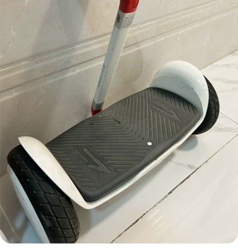 九号平衡车 2022年入，仅在小区内使用，...