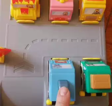 巧虎长短游戏停车场。品牌玩具，不解释。新旧...