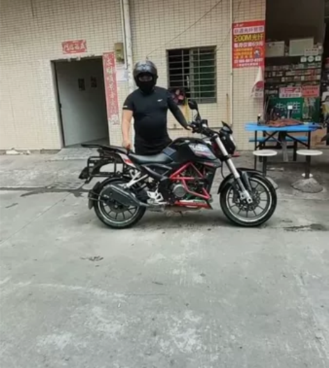 贝纳利黄龙tnt25手续齐全，费用都在，车...