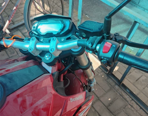 贝纳利红宝龙,准新,200多公里 感兴趣的...