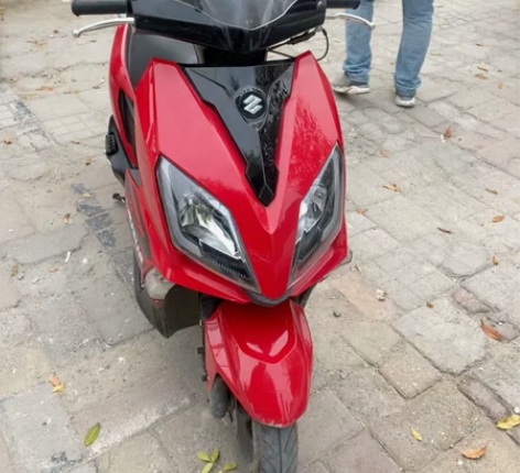 铃木uy125摩托车，2020年4月上牌，...
