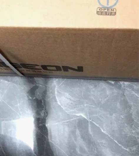 飞鸽儿童平衡车 全新 12寸大红 钛空轮不...