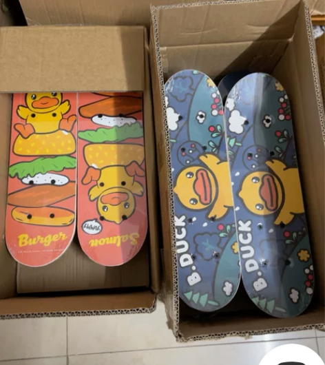 B.Duck小黄鸭17寸滑板全新正品!长4...