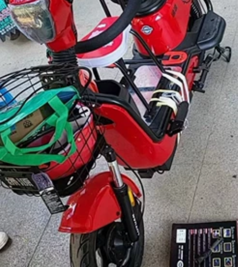 雅迪电动车便宜出，全新的办套餐就可以送，只...