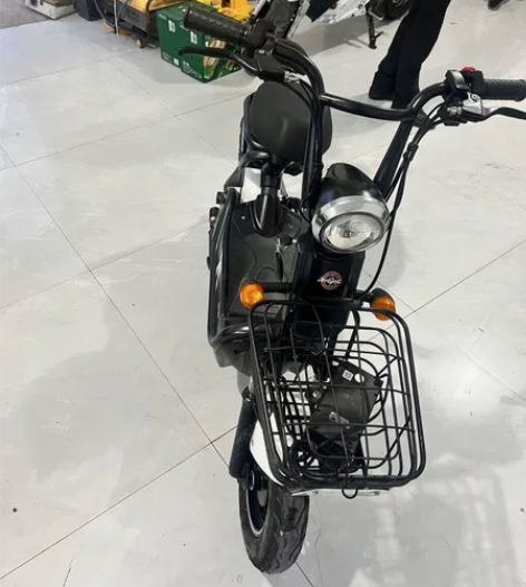 雅迪，大电瓶，成色9成新电动车 感兴趣的话...