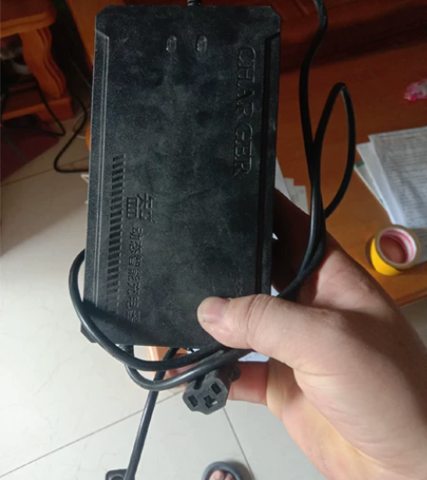 铅酸电池充电器 ，换l锂电池剩下的，只用一...