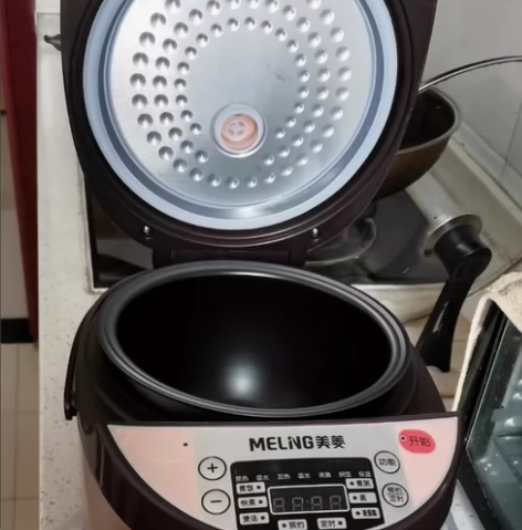 店铺到期，清仓处理几十个美菱多功能电饭锅家...