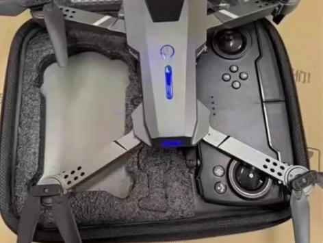 去年出去玩的时候买的1000左右买的全新个...