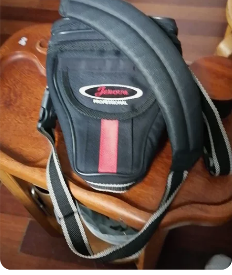 JENOVA吉尼佛数码单反三角包，闲置品。...