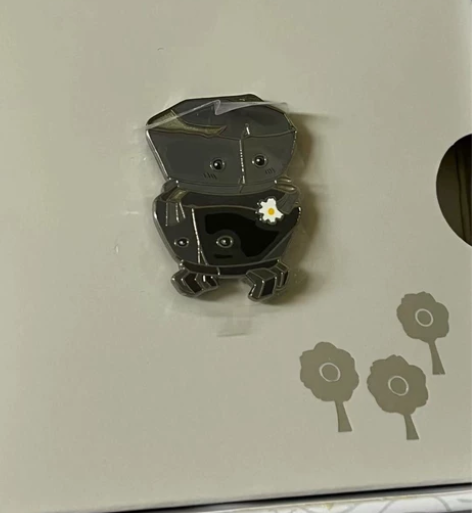 求购 叠叠蟹徽章 要全新三服未绑定的 要t...