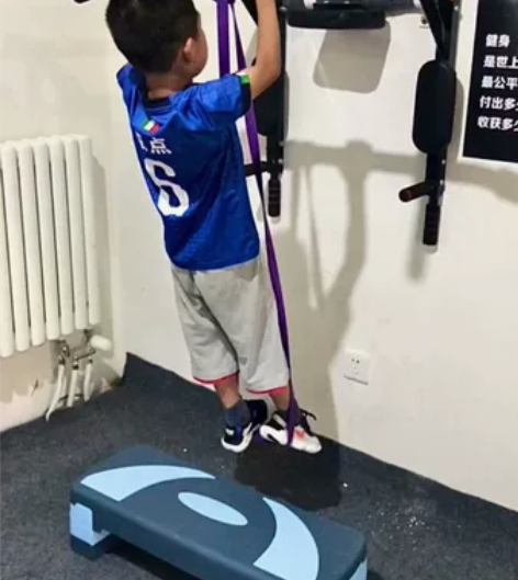 家庭健身器械,3用引体向上上墙架。 双杠臂...