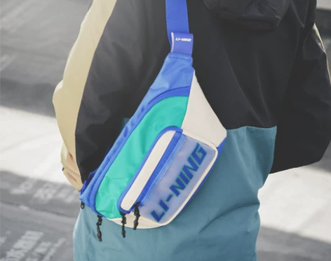 李宁腰包男女胸包新款跑步健身装备手机防水户...