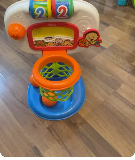 费雪篮球架，可以上电池有音乐。适合小月龄—...