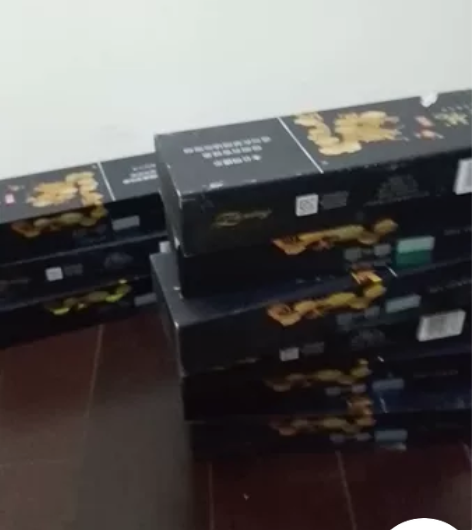 文具盒，收纳盒，空烟盒，大批烟盒 感兴趣的...