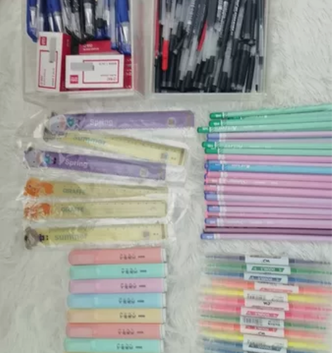 记号笔得力铅笔爱好可擦魔笔直尺中性笔订书钉...